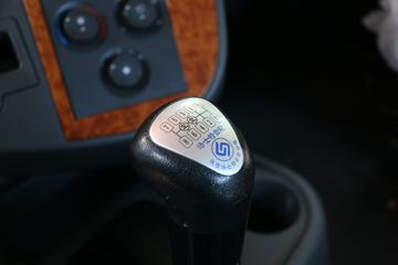 һ������ ��½�п� 220���� 4X2 9.6����ʽ�ػ���ͼƬ