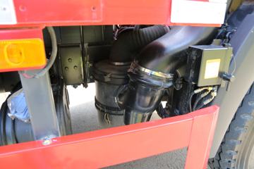 һ������ ��½�п� 220���� 4X2 9.6����ʽ�ػ���ͼƬ