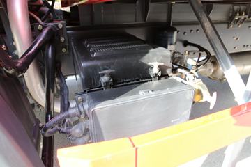 һ������ ��½�п� 220���� 4X2 9.6����ʽ�ػ���ͼƬ