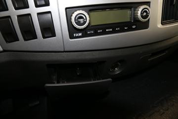 һ����� J6M�ؿ� 280���� 4X2 9.4����ʽ�ػ���(CA5160XXYP63K1L9E5)ͼƬ