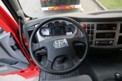 一汽解放 J6M 280马力 8X4 6.8米自卸车(公路先锋1号)(CA3310P63K1L1T4E5)