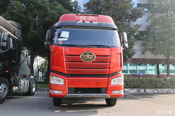 一汽解放 新J6P重卡 高原版 500马力 6X4牵引车(CA4250P66K25T1A1E5)