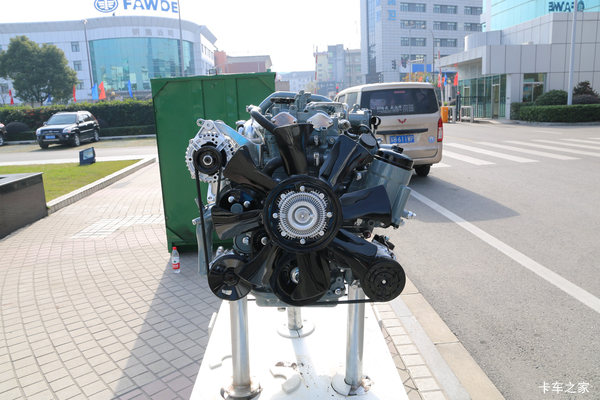 大柴CA4DD1-11E4R 110马力 3L 国四 柴油发动机