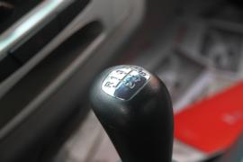 奥普力&nbsp;冷藏车驾驶室图片