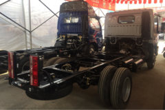 东风 凯普特N290 115马力 4.1米单排厢式轻卡底盘(EQ5041XXY5BDFAC)