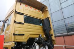 中国重汽 豪瀚J7G重卡 360马力 6X4牵引车(ZZ4255N3246E1)