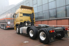 中国重汽 豪瀚J7G重卡 360马力 6X4牵引车(ZZ4255N3246E1)