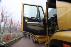 中国重汽 豪瀚J7G重卡 360马力 6X4牵引车(ZZ4255N3246E1)