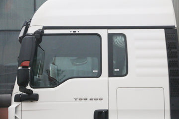 �й����� HOWO T5G�ؿ� 280���� 4X2 9.6����ʽ�ػ���(ZZ5187XXYN711GE1H)ͼƬ