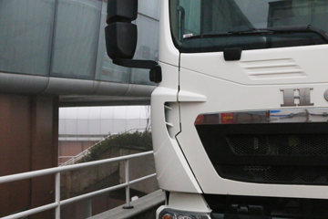 �й����� HOWO T5G�ؿ� 280���� 4X2 9.6����ʽ�ػ���(ZZ5187XXYN711GE1H)ͼƬ