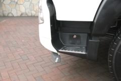 中国重汽 HOWO T5G重卡 340马力 4X2 中置轴载货车(ZZ5177XXYM601GE1)
