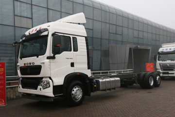 中国重汽 HOWO T5G重卡 340马力 4X2 中置轴载货车(ZZ5177XXYM601GE1)