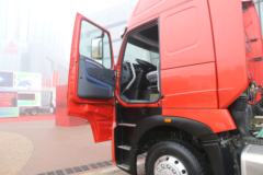 中国重汽 HOWO T7H重卡 540马力 6X4自动挡牵引车(AMT手自一体)(ZZ4257W324HE1B)