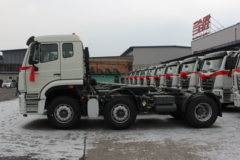 中国重汽 豪瀚J5G重卡 340马力 6X2牵引车(ZZ4255N27C3E1)