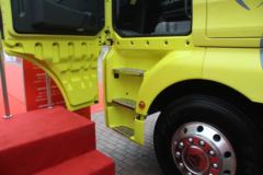 中国重汽 汕德卡SITRAK C7H重卡 430马力 6X4 LNG牵引车(ZZ4256V324HE1LB)