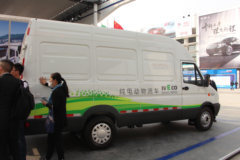 南京依维柯 宝迪 经典版 V42 4.5T 82马力 5.99米纯电动封闭厢式货车82kWh