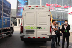 南京依维柯 宝迪 经典版 V42 4.5T 82马力 5.99米纯电动封闭厢式货车82kWh