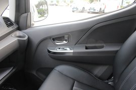 T3&nbsp;电动封闭厢货驾驶室图片