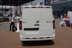 一汽佳宝 V80 电动 4.41米封闭厢式货车