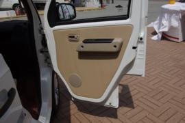 佳宝V&nbsp;电动封闭厢货驾驶室图片