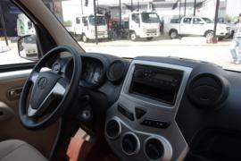 佳宝V&nbsp;电动封闭厢货驾驶室图片