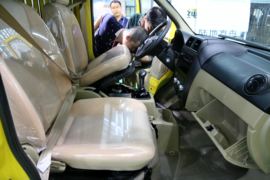 威途Z35&nbsp;电动封闭厢货驾驶室图片