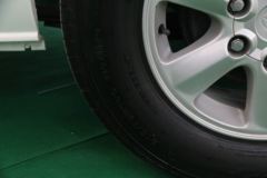 五洲龙 75马力 6.01米长轴版纯电动封闭厢式货车