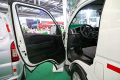 五洲龙 75马力 6.01米长轴版纯电动封闭厢式货车