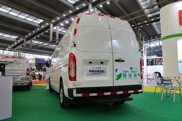 五洲龙&nbsp;电动封闭厢货外观图片