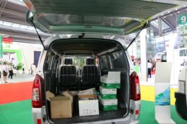 五洲龙&nbsp;电动封闭厢货外观图片