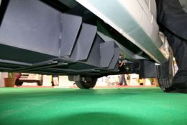 五洲龙&nbsp;电动封闭厢货底盘图片