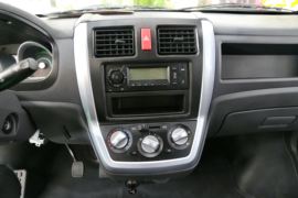 五洲龙&nbsp;电动封闭厢货驾驶室图片