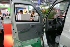 五洲龙 4.07米纯电动封闭厢式货车
