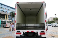 比亚迪T7 10.7T 5.6米纯电动厢式轻卡(BYD5110XXYBEV)
