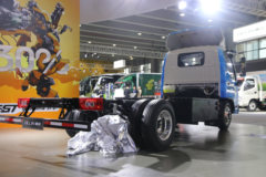 福田 奥铃EV EST超级卡车 4.5T 4.17米单排纯电动厢式轻卡底盘(BJ5041XXYEV)