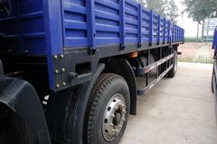 江淮 格尔发A3系列重卡 200马力 6X2 栏板载货车(厢长8.5米)(HFC1201KR1K3)