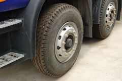 江淮 格尔发A3系列重卡 200马力 6X2 栏板载货车(厢长8.5米)(HFC1201KR1K3)