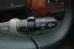 江淮 格尔发A3系列重卡 200马力 6X2 厢式载货车(HFC1201KR1K3)