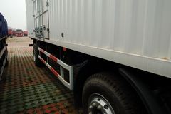 江淮 格尔发A3系列重卡 200马力 6X2 厢式载货车(HFC1201KR1K3)