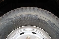 江淮 格尔发A3系列重卡 200马力 6X2 厢式载货车(HFC1201KR1K3)