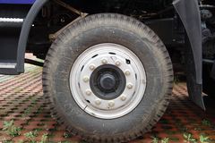 江淮 格尔发A3系列重卡 200马力 6X2 厢式载货车(HFC1201KR1K3)