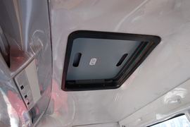 奥龙&nbsp;牵引车驾驶室                                               图片