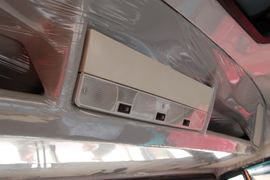 奥龙&nbsp;牵引车驾驶室                                               图片