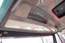 奥龙&nbsp;牵引车驾驶室                                               图片