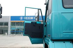 陕汽 奥龙重卡 336马力 6X4 牵引车(中长高顶)(SX4255TT294)