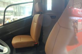 时空海豚&nbsp;电动封闭厢货驾驶室图片