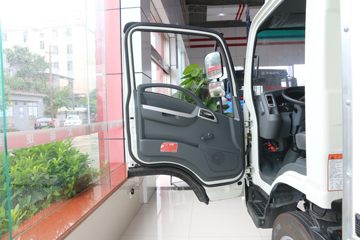 E3&nbsp;电动载货车内饰图片