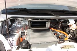 图雅诺EV&nbsp;电动封闭厢货底盘图片