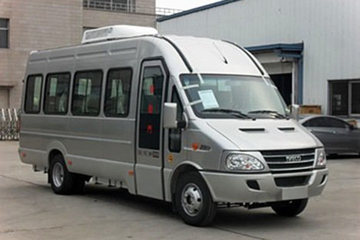南京依维柯 宝迪 A42L 61马力 6.88米纯电动封闭厢式货车