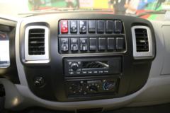 东风特商 7.1T 4.2米单排纯电动厢式轻卡(EQ5070XXYTBEV3)